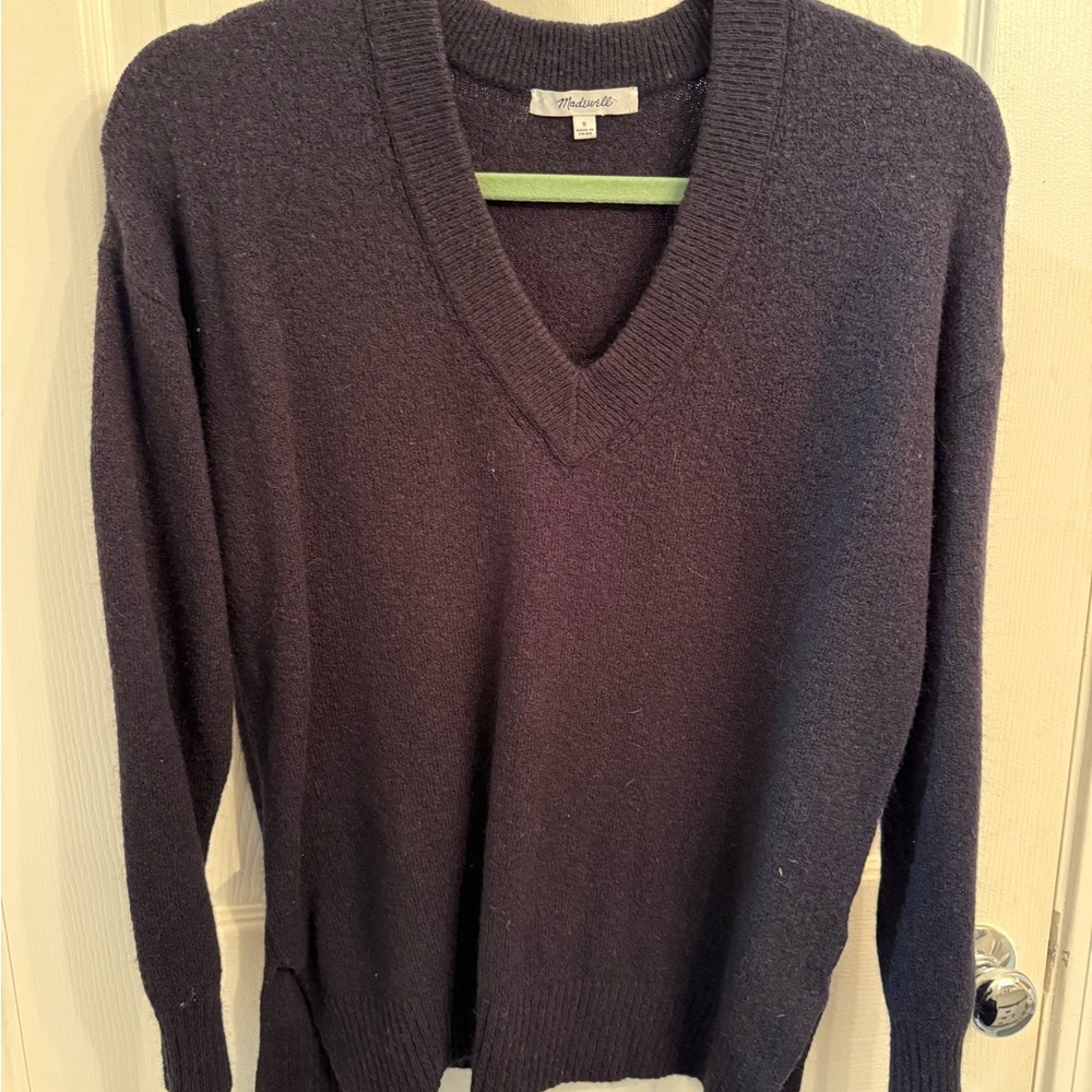 Madewell Bartlett V-Neck Pullover Sweater in Coziest Yarn - black